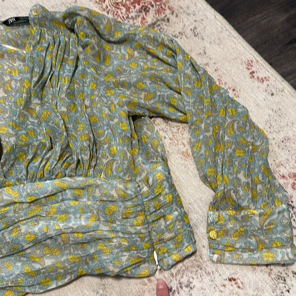 Zara - Chiffon Paisley Pattern Cropped Blouse - Picture 5 of 8
